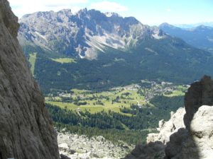 Blick vom Vaiolon Pass zum Latemar im Rosengartengebiet